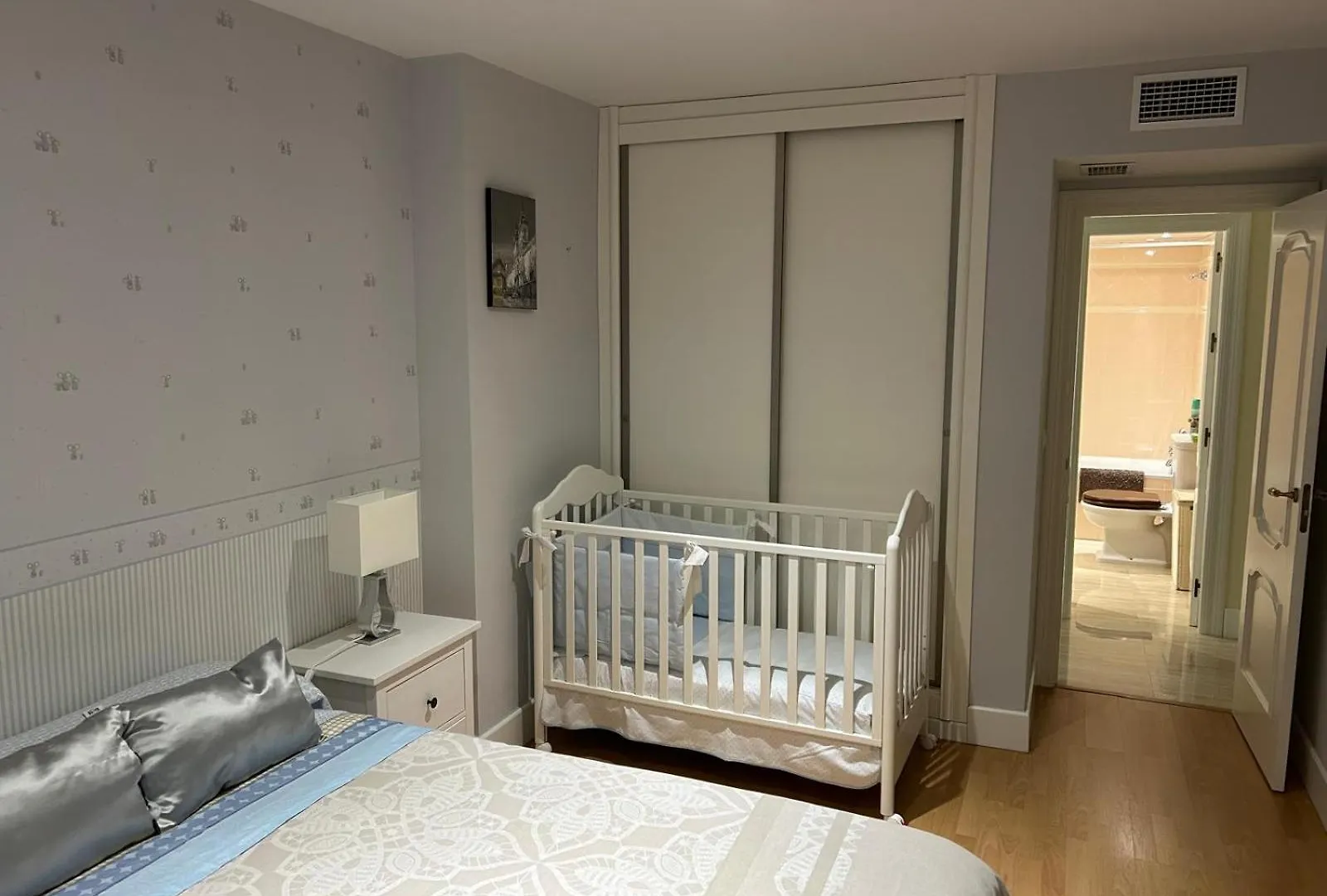 Triplex Luminoso En Primera Linea De Playa 가루차 0*,